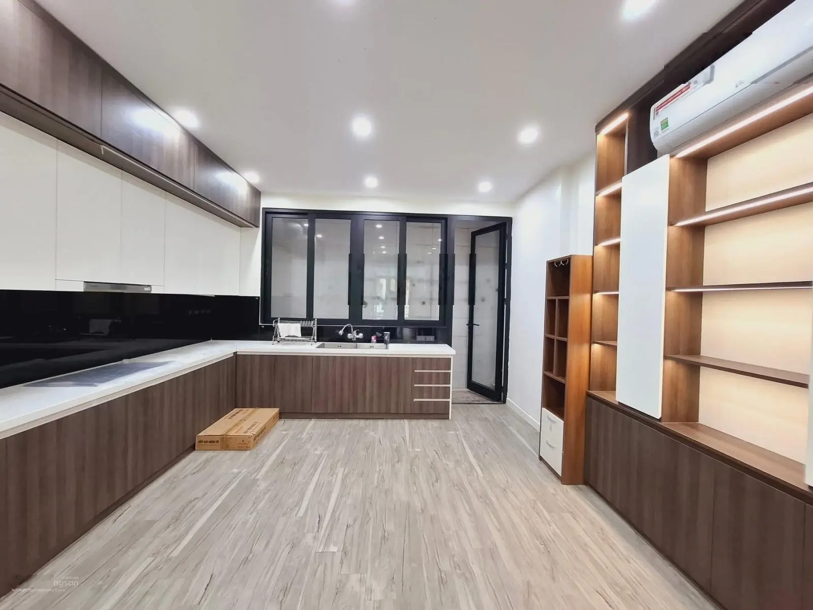 Mặt phố kđt văn quán thang máy- kinh doanh văn phòng nhỉnh 20tỷ