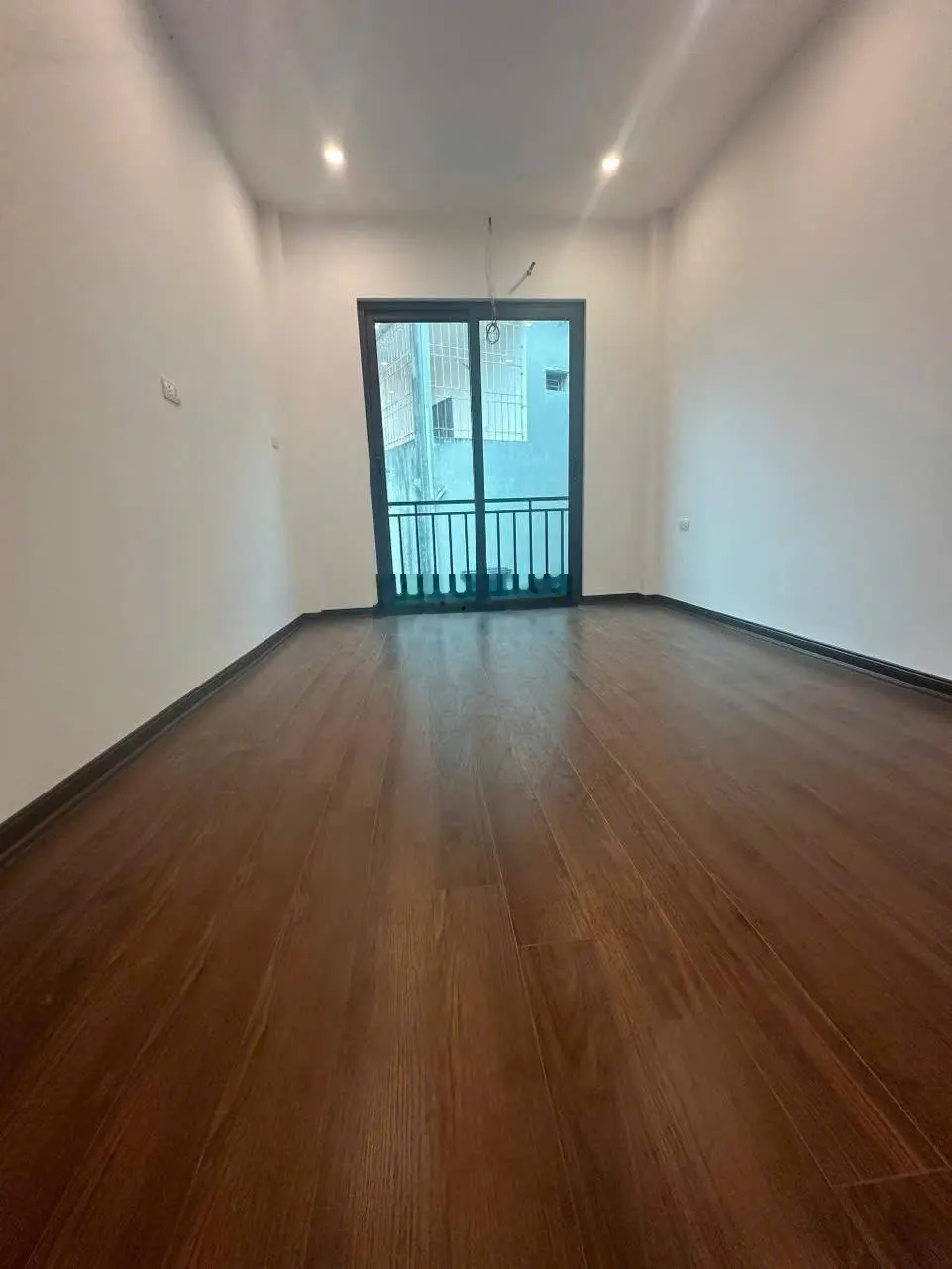 Bán nhà Tây Mỗ 43m 4 tầng dân xây, ngõ oto lùi cửa, trước mặt rộng 4.5m - có sân riêng. Giá 5.95 tỷ