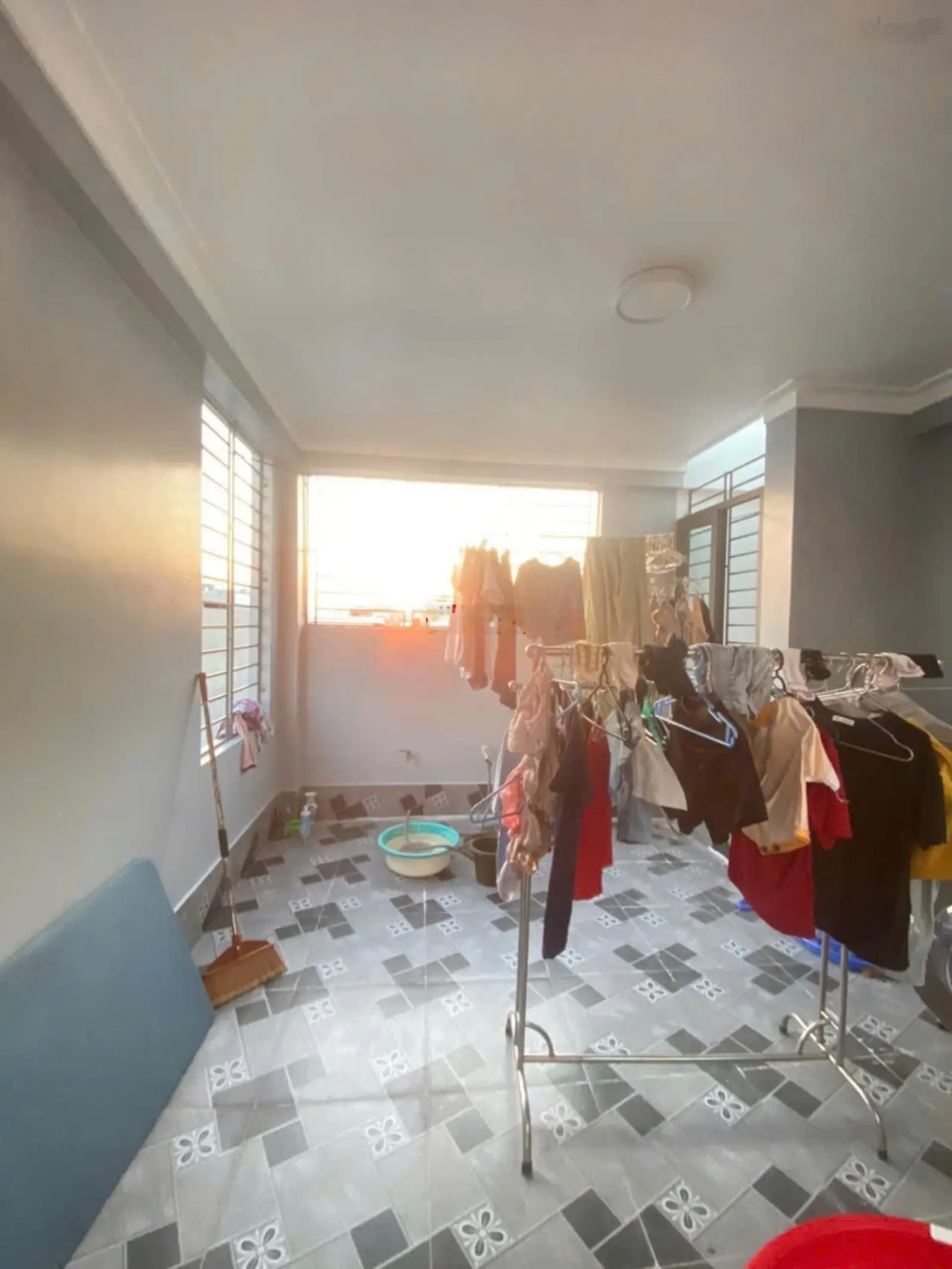Bán gấp nhà TĐC Sao Sáng giá tốt DT 40m2 - MT 4m - Hướng Đông - 5 tầng - 4 ngủ - 4,35 tỷ