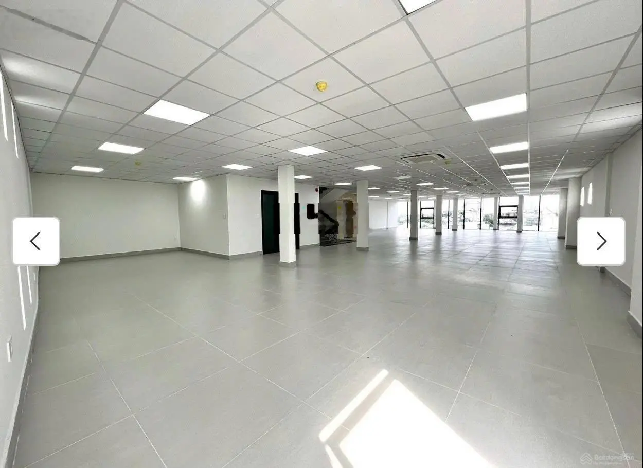 Ngộp bank! Bán Tòa nhà MT Nguyễn Cửu Vân, Bình Thạnh, 8x26m, Hầm + 7 Tầng, HĐT: 200tr, giá 65 tỷ