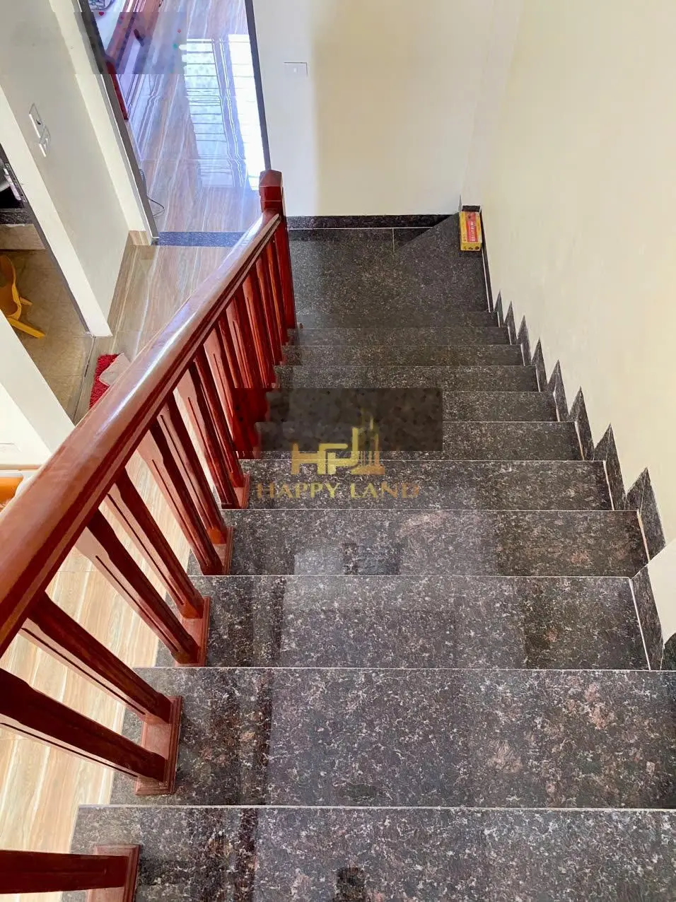 Bán nhà 3 tầng mặt đường Tuệ Tĩnh