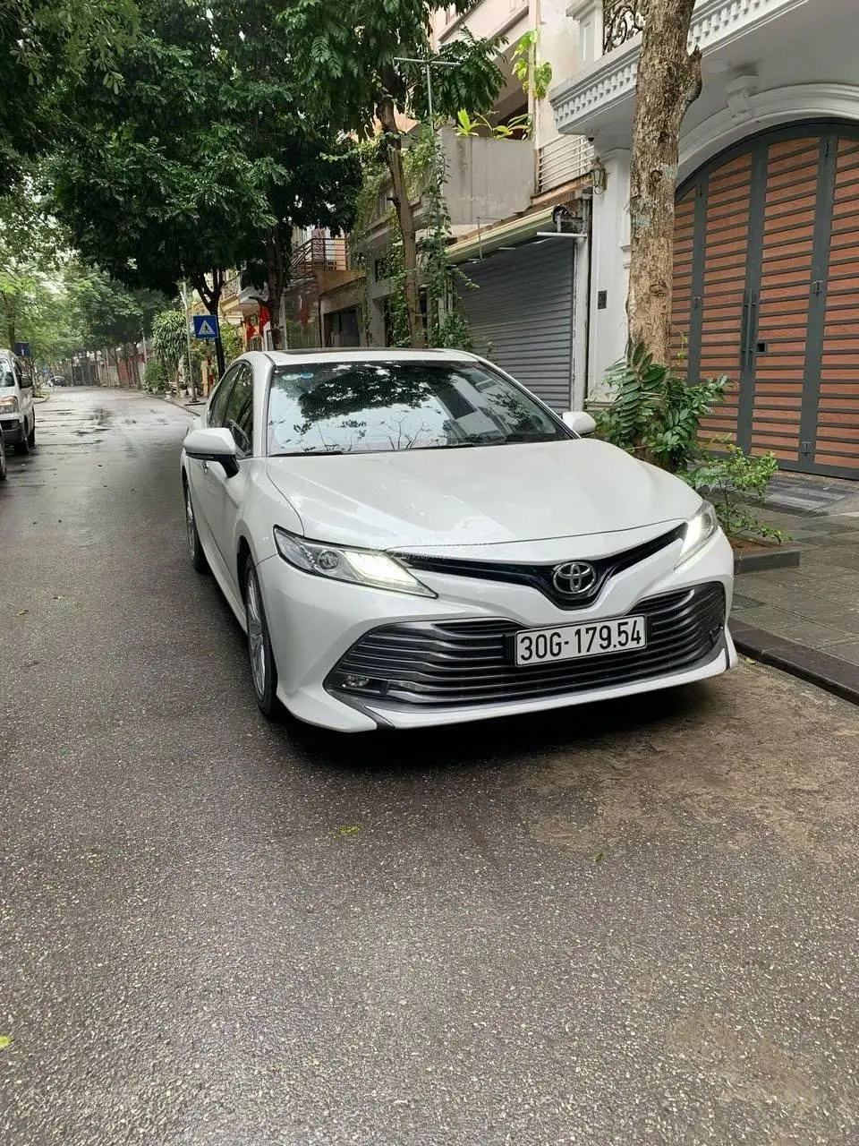 KĐT Văn Phú Nhà 5 tầng thang máy, mặt tiền 5m, giá 18,5 tỷ