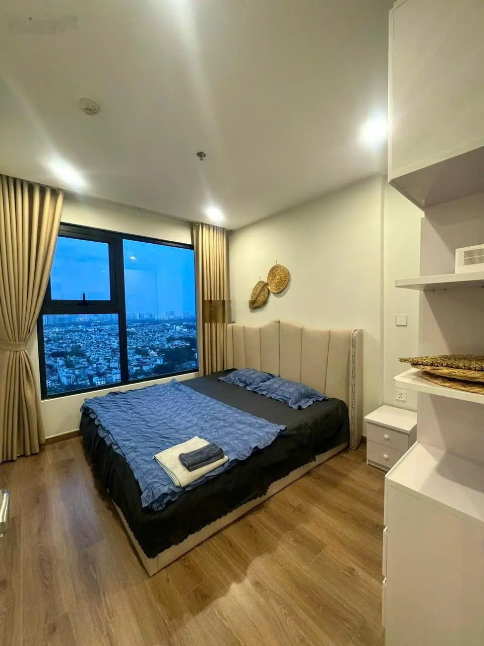 Chủ nhà gửi bán căn 1PN phân khu Masteri, DT 50m2, view hướng hồ, nội khu Vinhomes Smart City