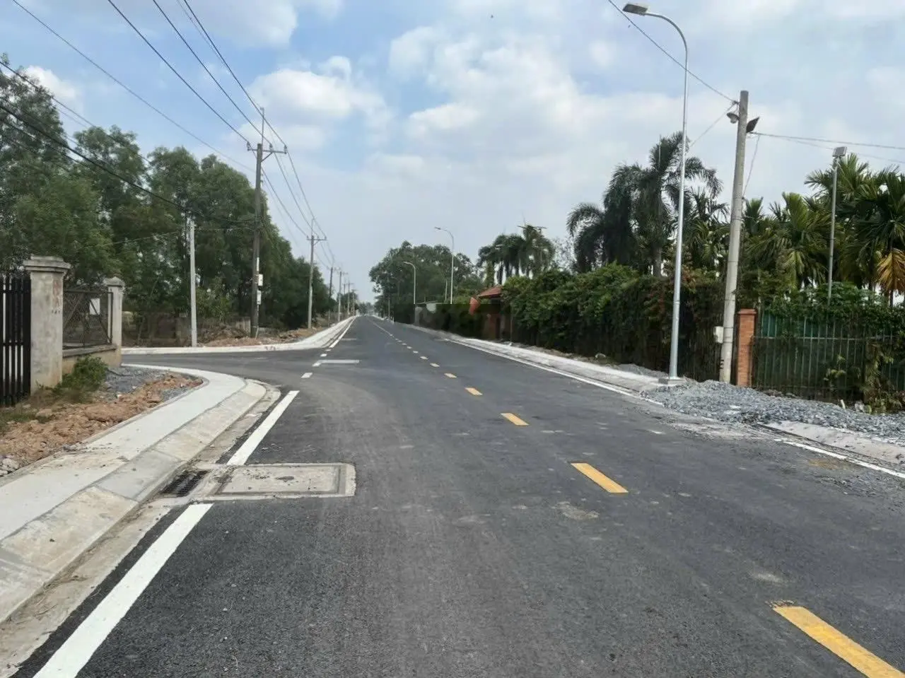 Nhà vườn 7.800m2 gần sông Sài Gòn - Khuôn viên đẹp như resort