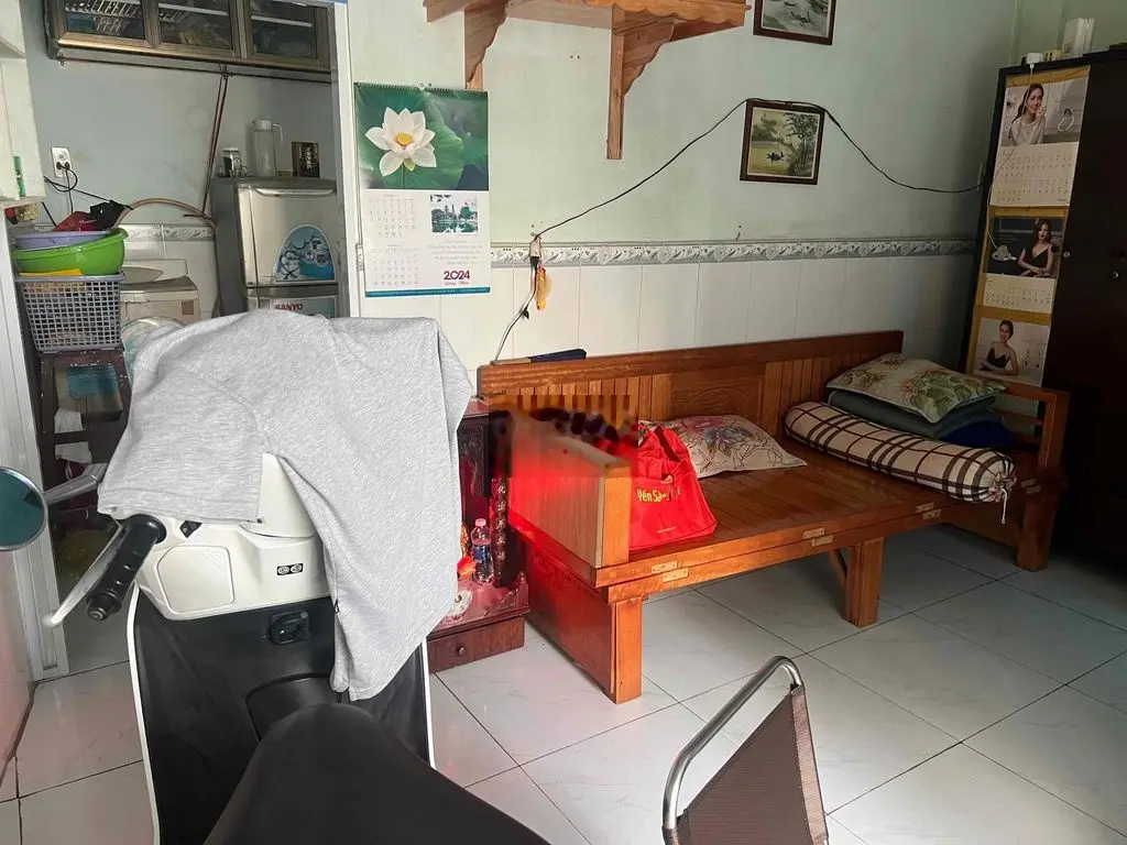 Ban nhà trệt lầu 4,4x7 sổ Hồng riêng ngay Ngã Tư Ga cách chợ 3 bước