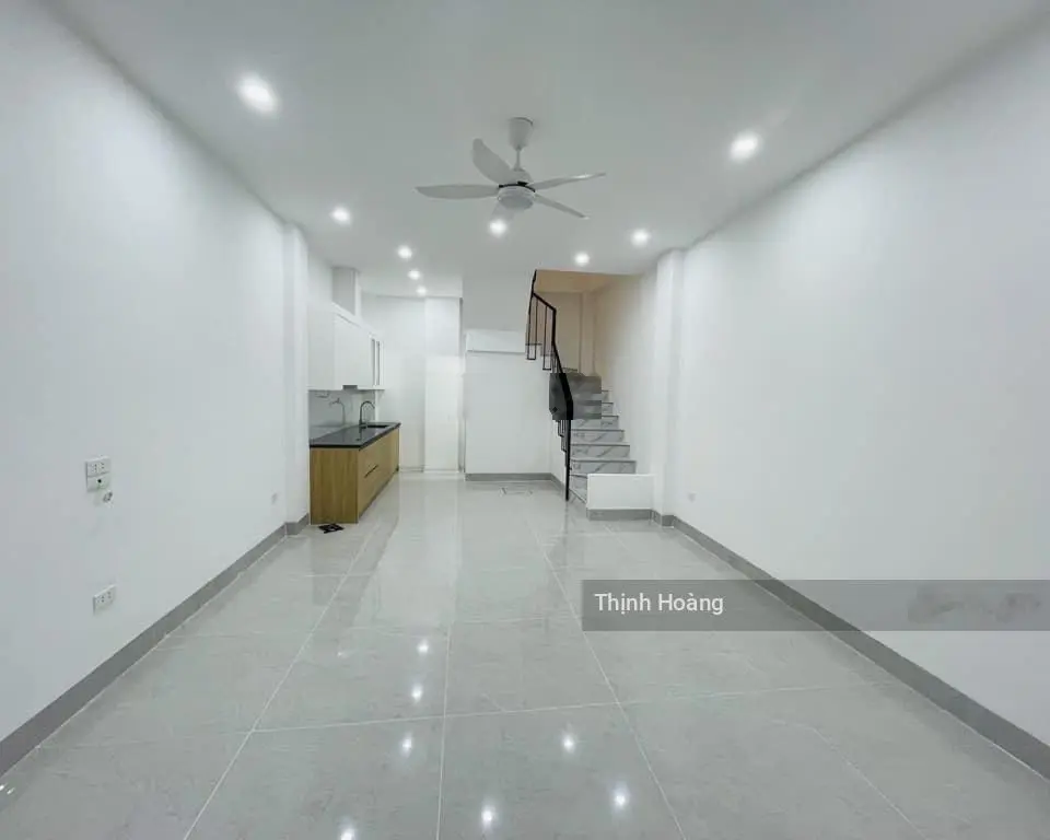 Bán nhà 5 tầng Thạch Bàn ngõ thông - Oto tránh 4PN gần chợ, trường học, công viên!