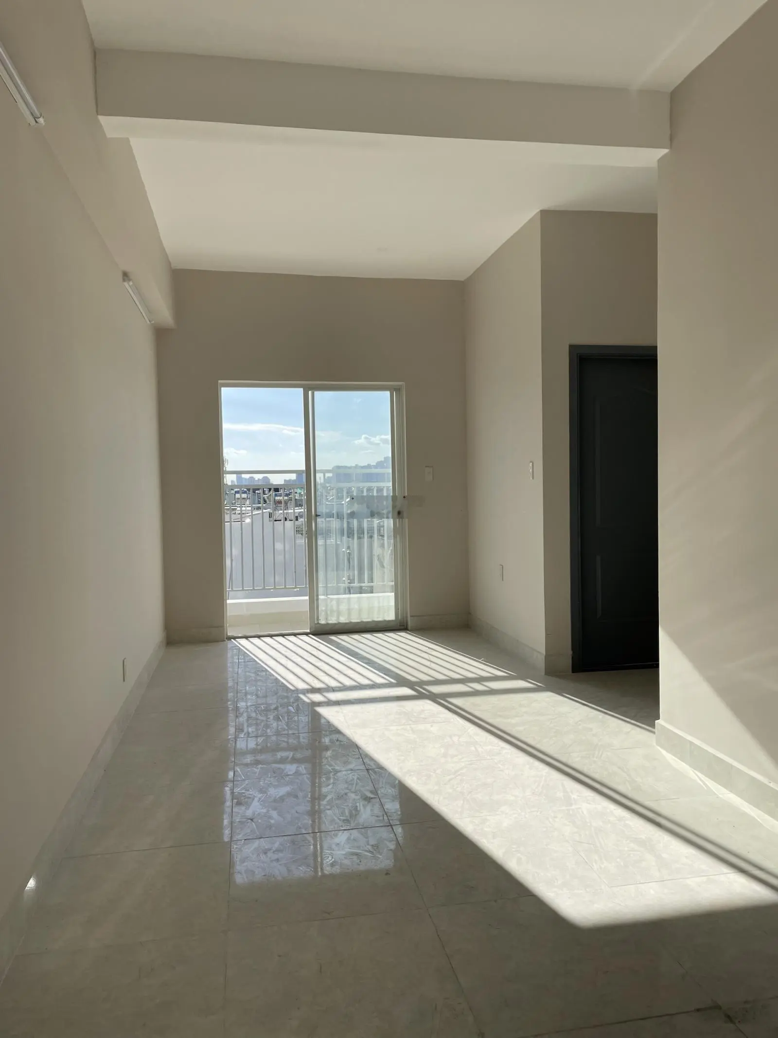 Bán căn hộ chung cư tại blue sky tower, 1,85 tỷ - 55m2 - đẹp, nhiều tiện ích.đt 0909 456 ***
