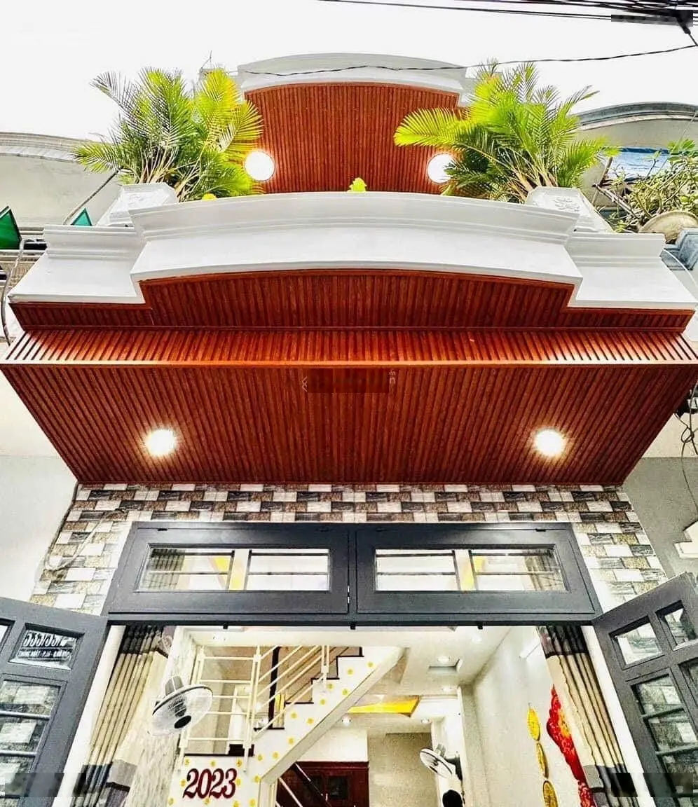Định cư Úc cần bán gấp nhà ngay MT Huỳnh Tịnh Của, Võ Thị Sáu, Q3, 42.8m2, 1T 1L, SHR