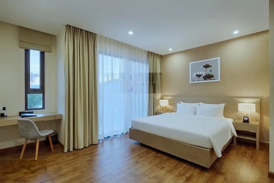Bán căn góc Royal Lotus, 122 m2, full nội thất, sổ đỏ, gần bãi tắm, giá 13,X tỷ. Lh 0965 868 ***