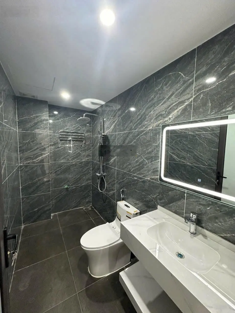 Bán Nhà 50m 5 Tầng Thang Máy gần Bà Triệu, Hà Đông, Ô Tô, Giá Hấp Dẫn chỉ hơn 8 tỷ.