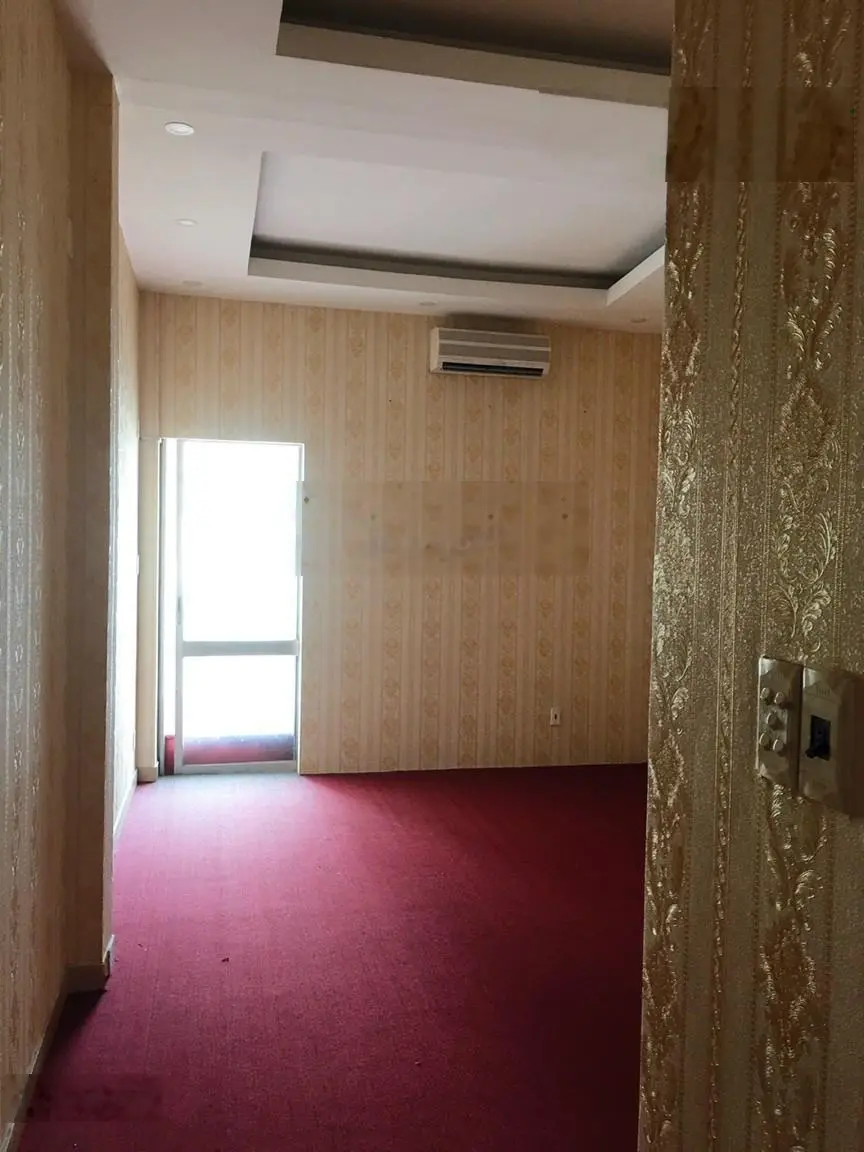 Bán nhà góc 2 mặt tiền ngày ngã tư tư đường Sư Vạn Hạnh với Ba Tháng Hai