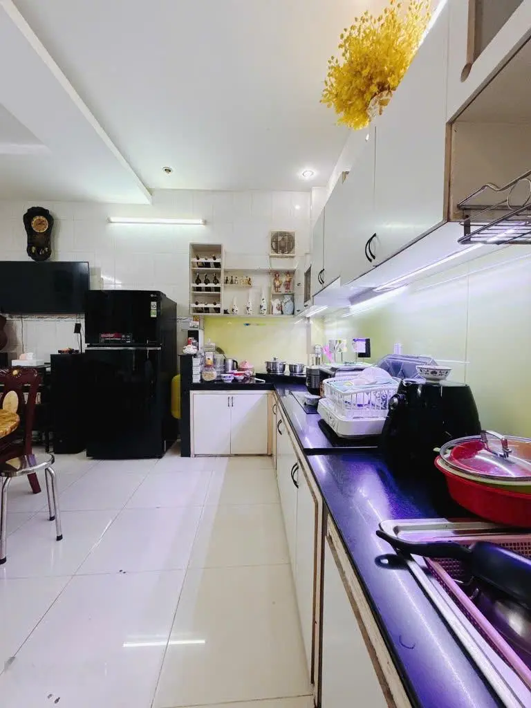 Bán nhà Quận 4, Tôn Thất Thuyết HXH quay đầu ,DT:4x15 nở hậu 5m,5 tầng.Giá:12,5 Tỷ.LH:0937577198