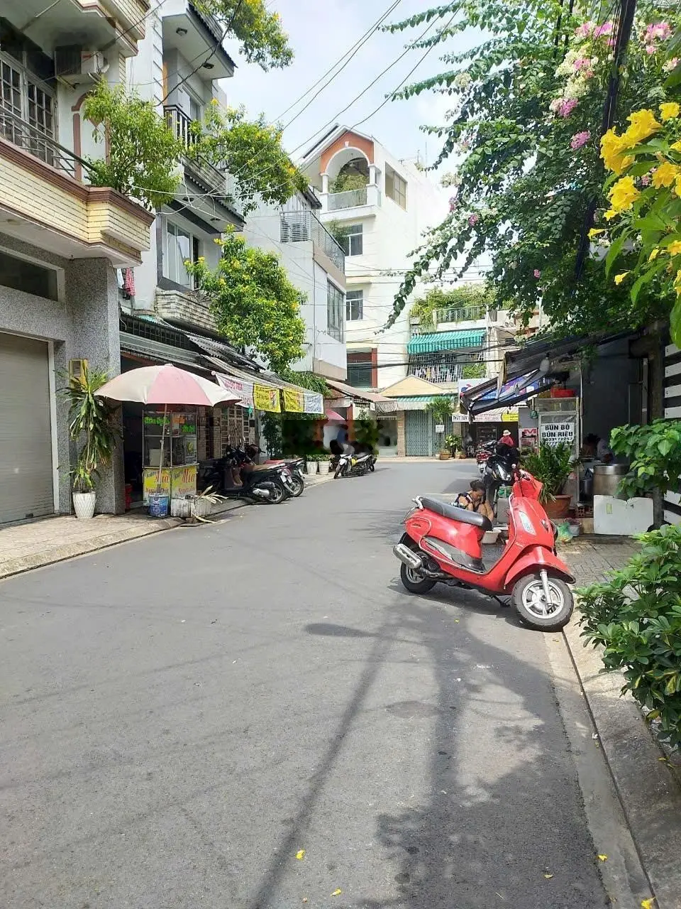 11.5 tỷ TL - nhà đẹp 3 tầng ngang 6x15m sát chợ Hoàng Hoa Thám, ga T3 TSN QTB - full NT vào ở ngay