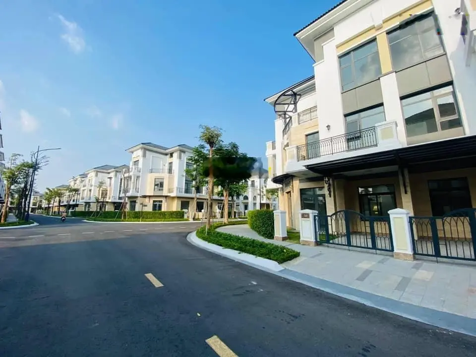 Chính chủ cần bán gấp 2 căn mặt tiền Verosa Park Khang Điền đối diện công viên lớn
