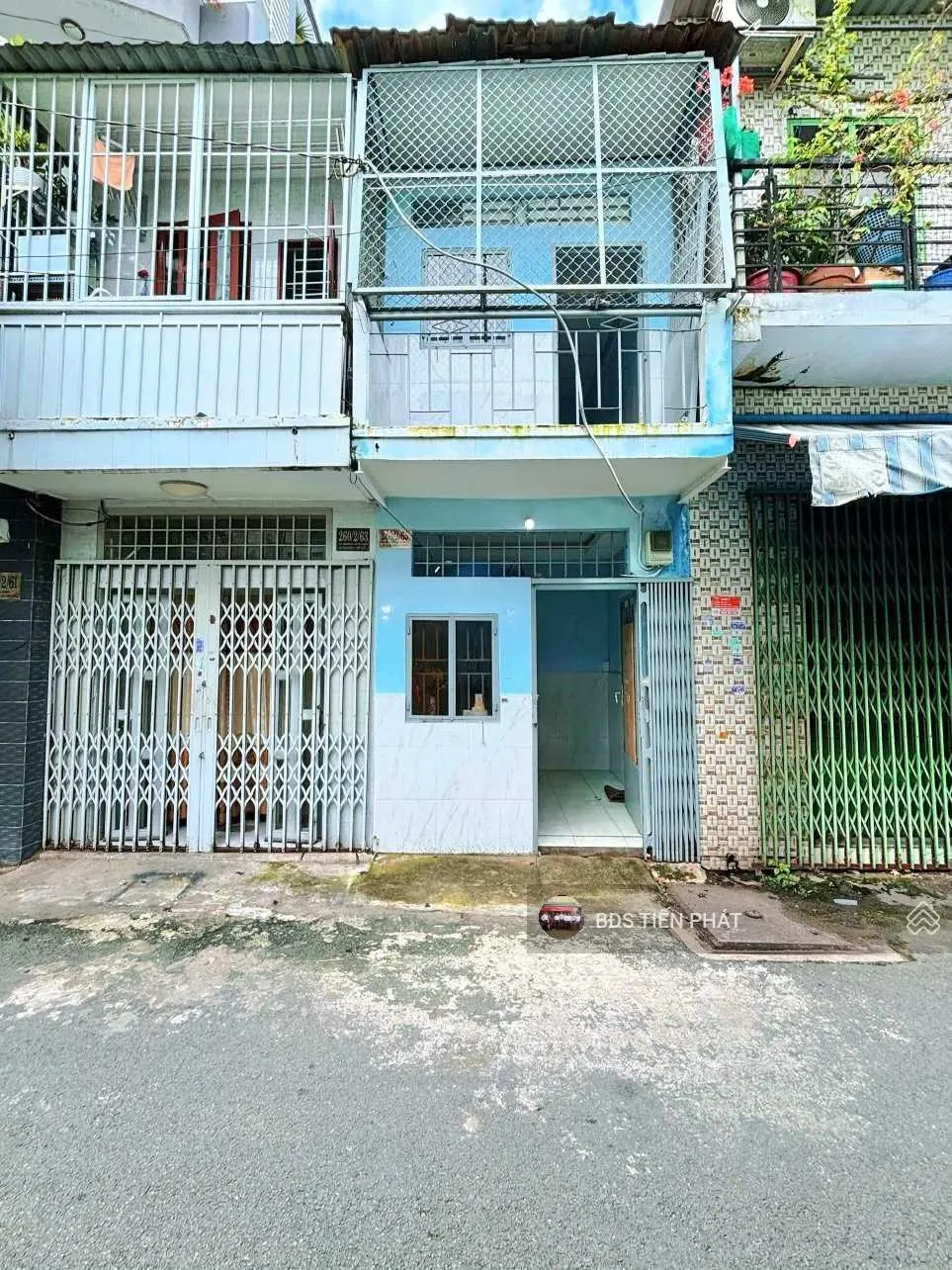 Nhà bán sổ hồng riêng. 45/48/ Lê Đình Cẩn. DT: 4,5 x 3,5m, 1 trệt 1 lầu. Giá: 1.98 tỷ