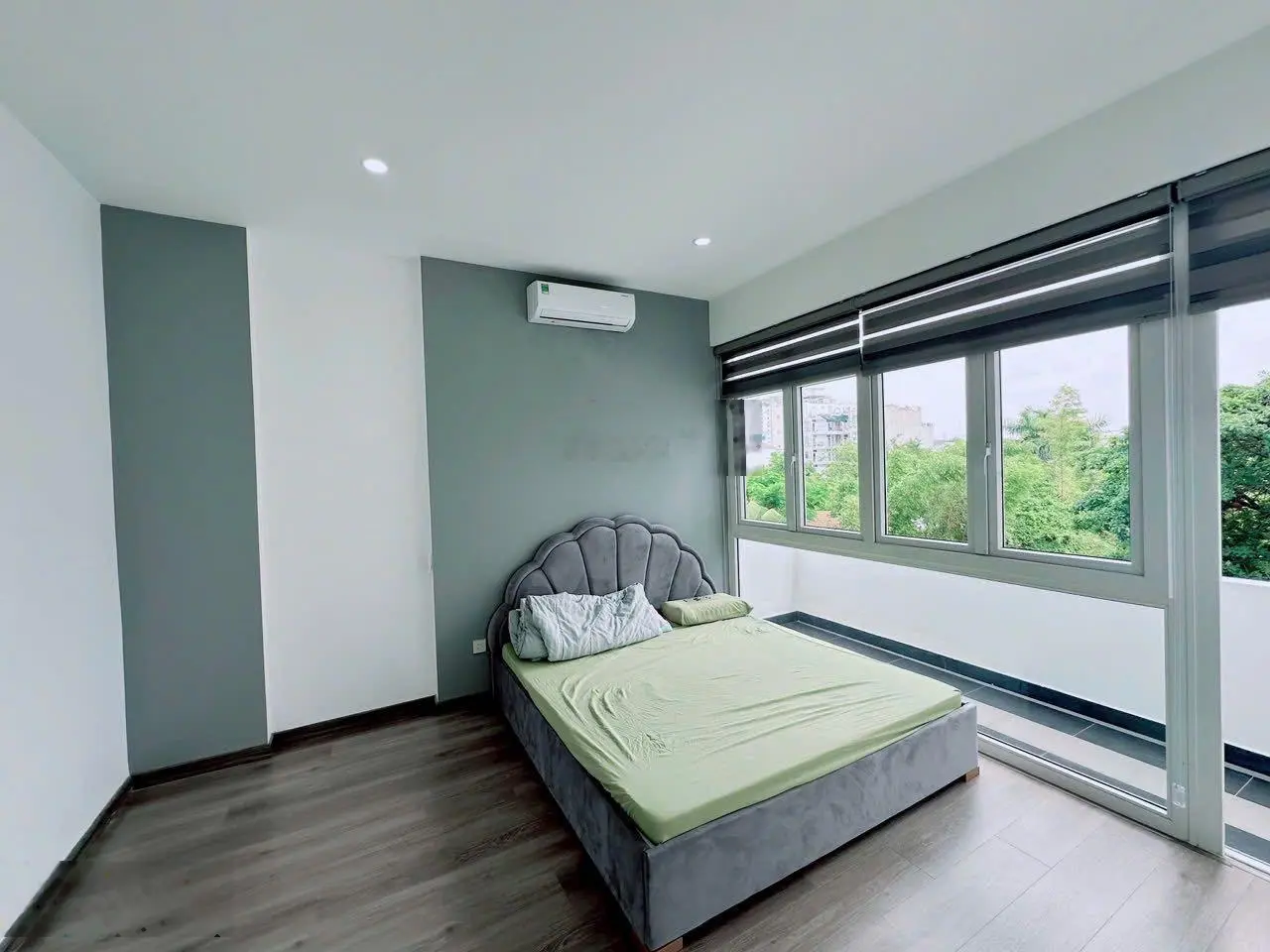 Bán biệt thự 10x25m 2 lầu 6PN 4WC sổ hồng giá 24.8tỷ TL