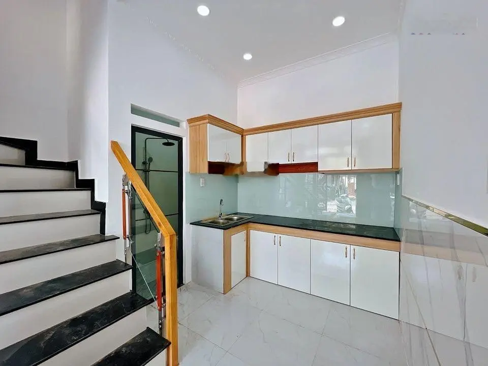 Sang nhanh nhà 1 trệt 1 lầu 5x18=90m2 KDC Bình Tân Hương Lộ 2 cách Quốc Lộ 1A 300m sổ sẵn