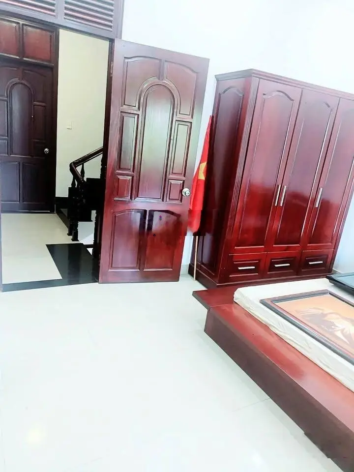 Nhà đẹp 3 tầng ngay chợ phước long b đỗ xuân hợp quận 9 - hẻm xe hơi 8m - nhỉnh 8tỷ thương lượng