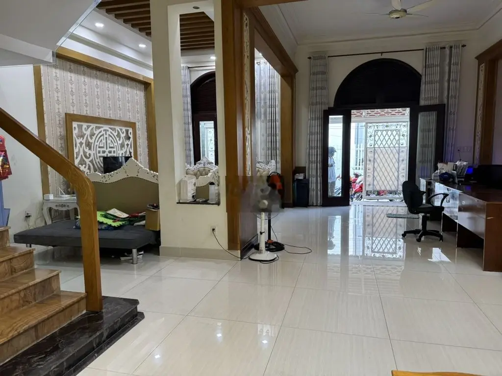 Bán gấp biệt thự 3 lầu, đường Hoàng Trọng Mậu, Phường Tân Hưng, Quận 7