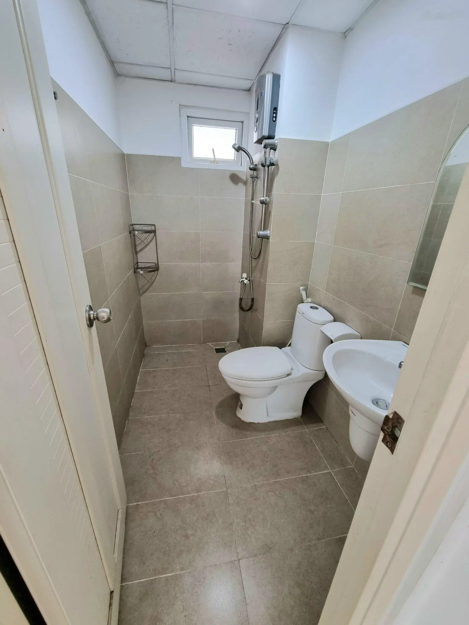 Bán căn hộ chung cư đã có sổ hồng 2 tỷ VND, 64m2, chính chủ, view đẹp