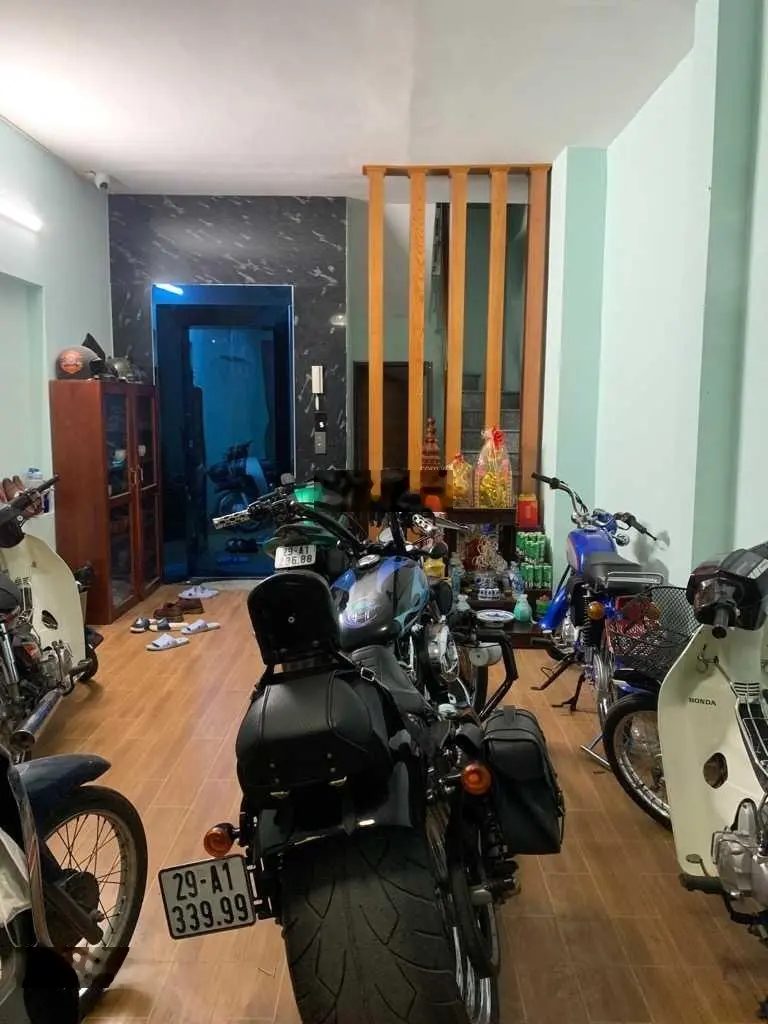 Bán nhà 7 tầng cầu giấy, thang máy - ô tô đỗ cửa - ở & kd văn phòng đỉnh, 37,3m2, giá 10,6 tỷ
