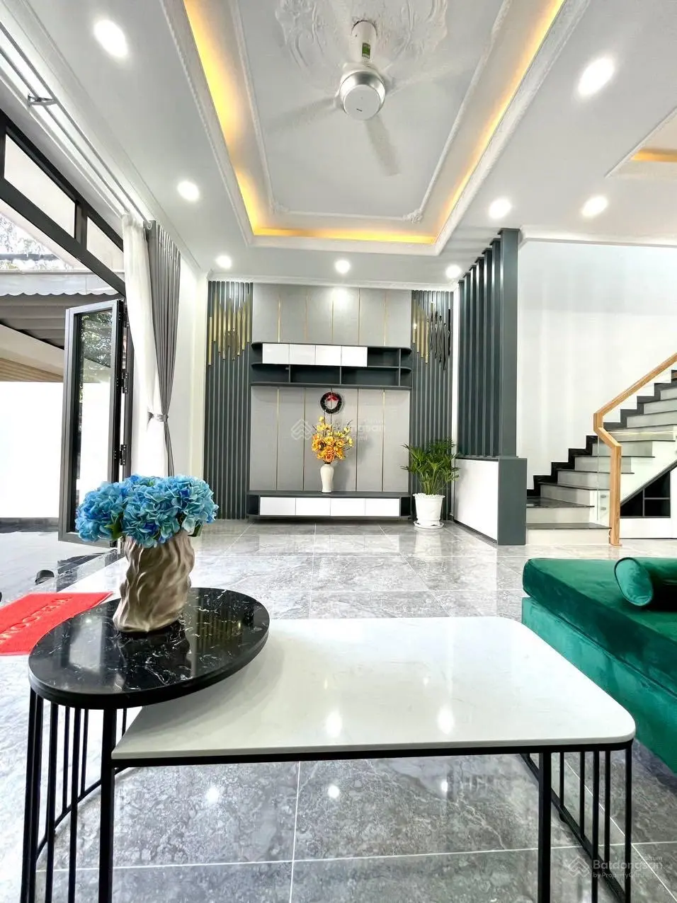 Bán nhà mặt tiền Nguyễn Tri Phương P. Chánh Nghĩa cách chợ TDM 1km đang cho thuê 25tr/tháng