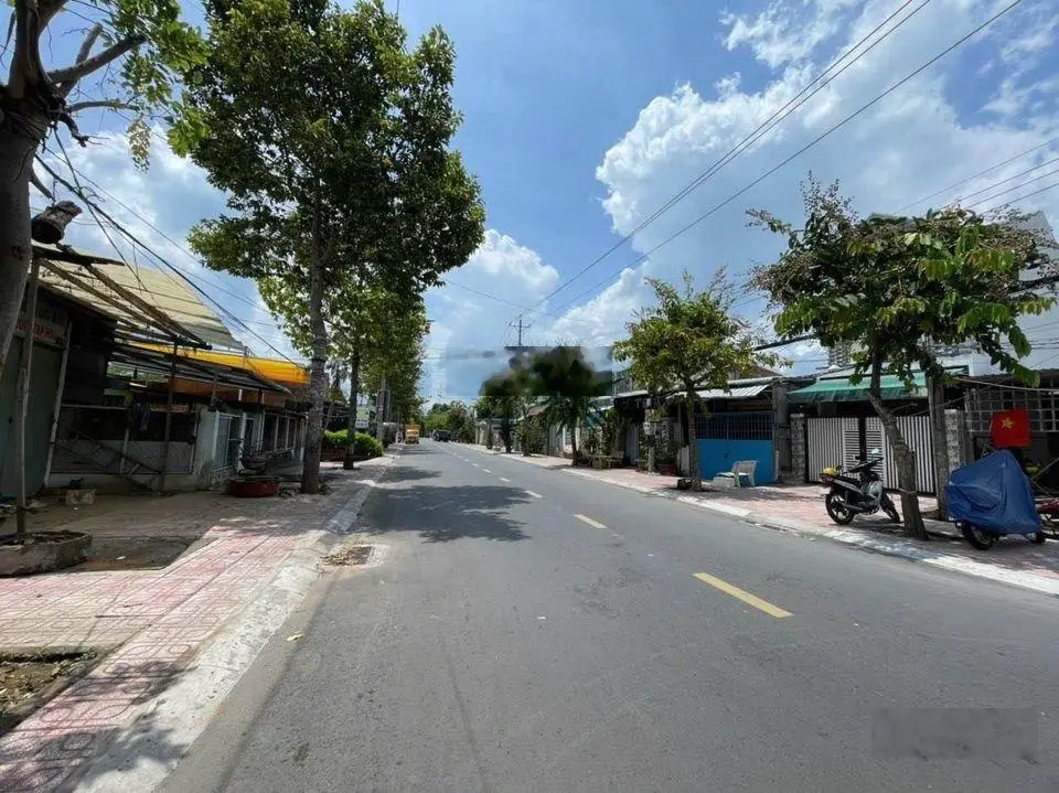 Cần bán gấp lô đất ngay MTĐ Mạc Đĩnh Chi gần Chợ Sóc Trăng thuộc TP. Sóc Trăng. DT: 100M2/SHR/700TR