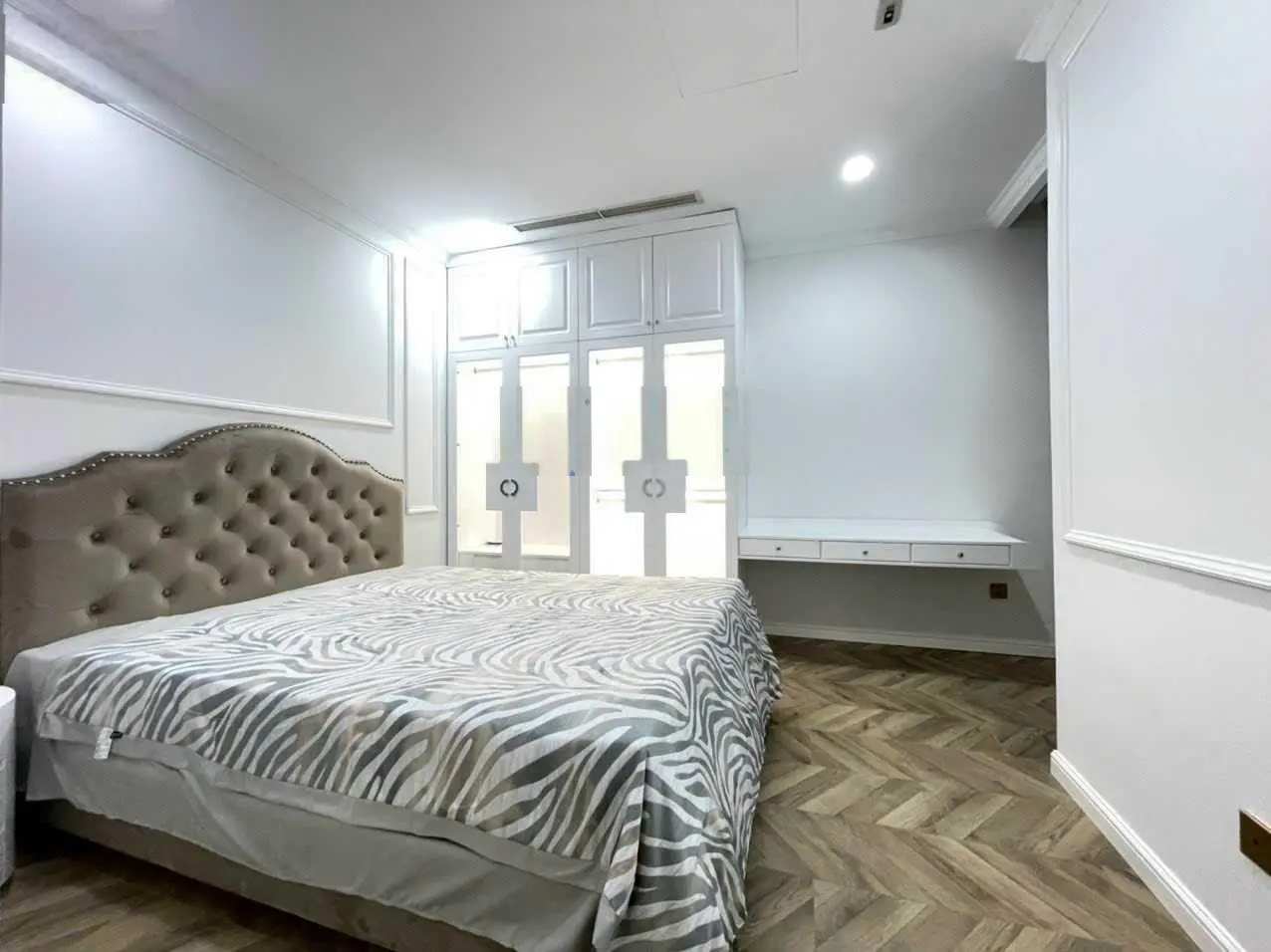 Bán CHCC Cityland Park Hills, Q. Gò Vấp, 99m2, 3PN. 2WC, full nội thất, giá: 4,9 tỷ LH: 0903 318 ***
