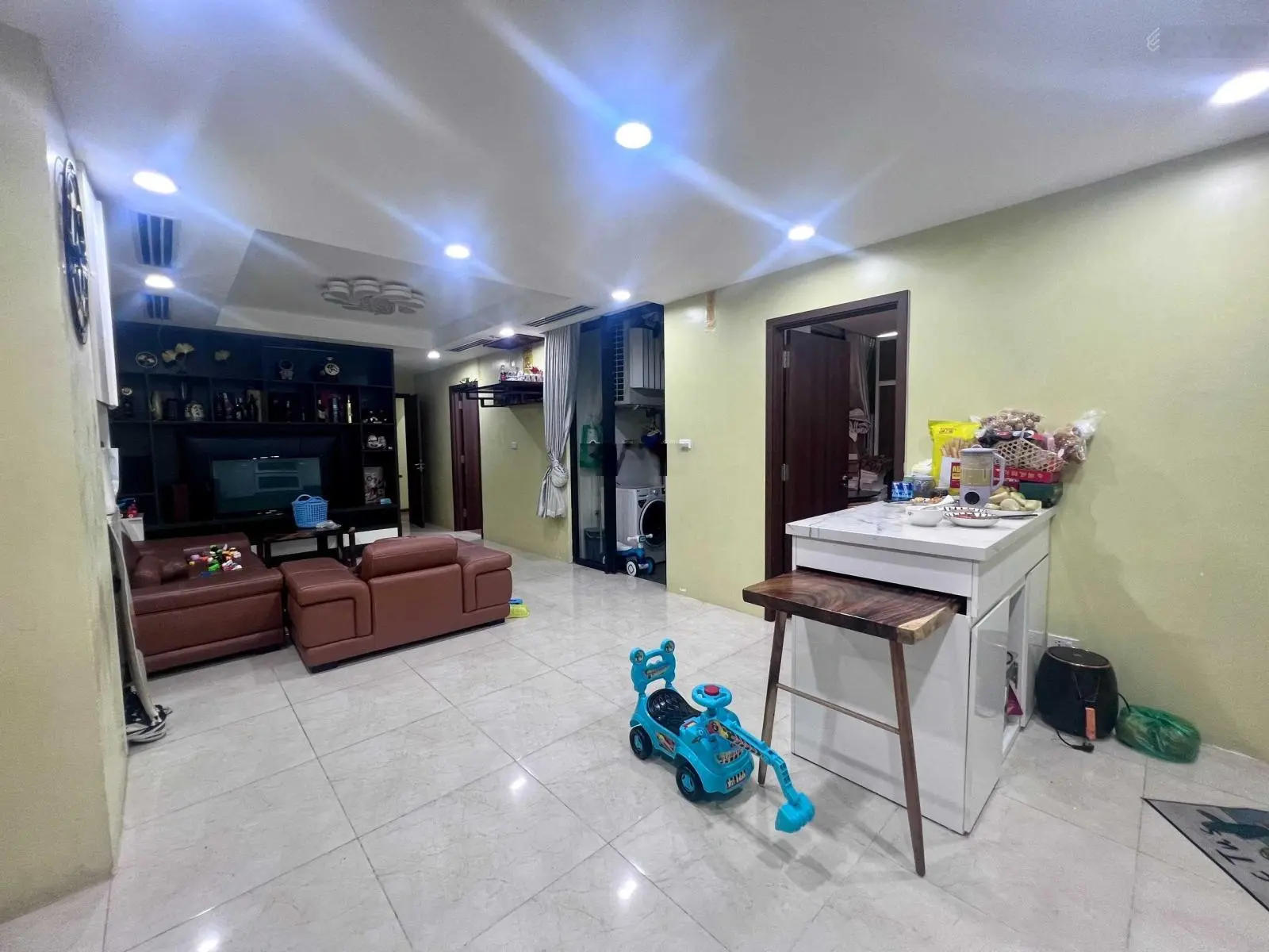 Chính chủ bán căn hộ tại Hà Nội Center Point đơn nguyên 2, diện tích 85m2 (3PN -2WC), full nội thất