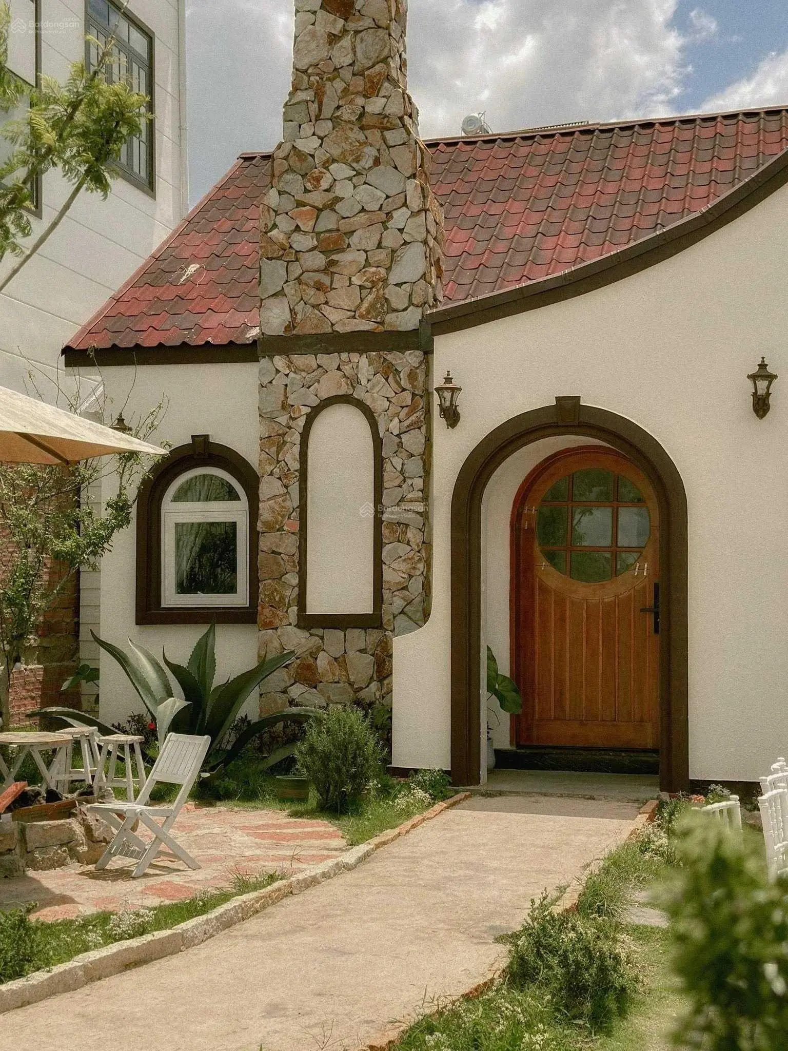 Villa mini sân vườn Trần Đại Nghĩa 261m2 ngang 10m khai thác 50 - 75tr/tháng view thoáng đẹp