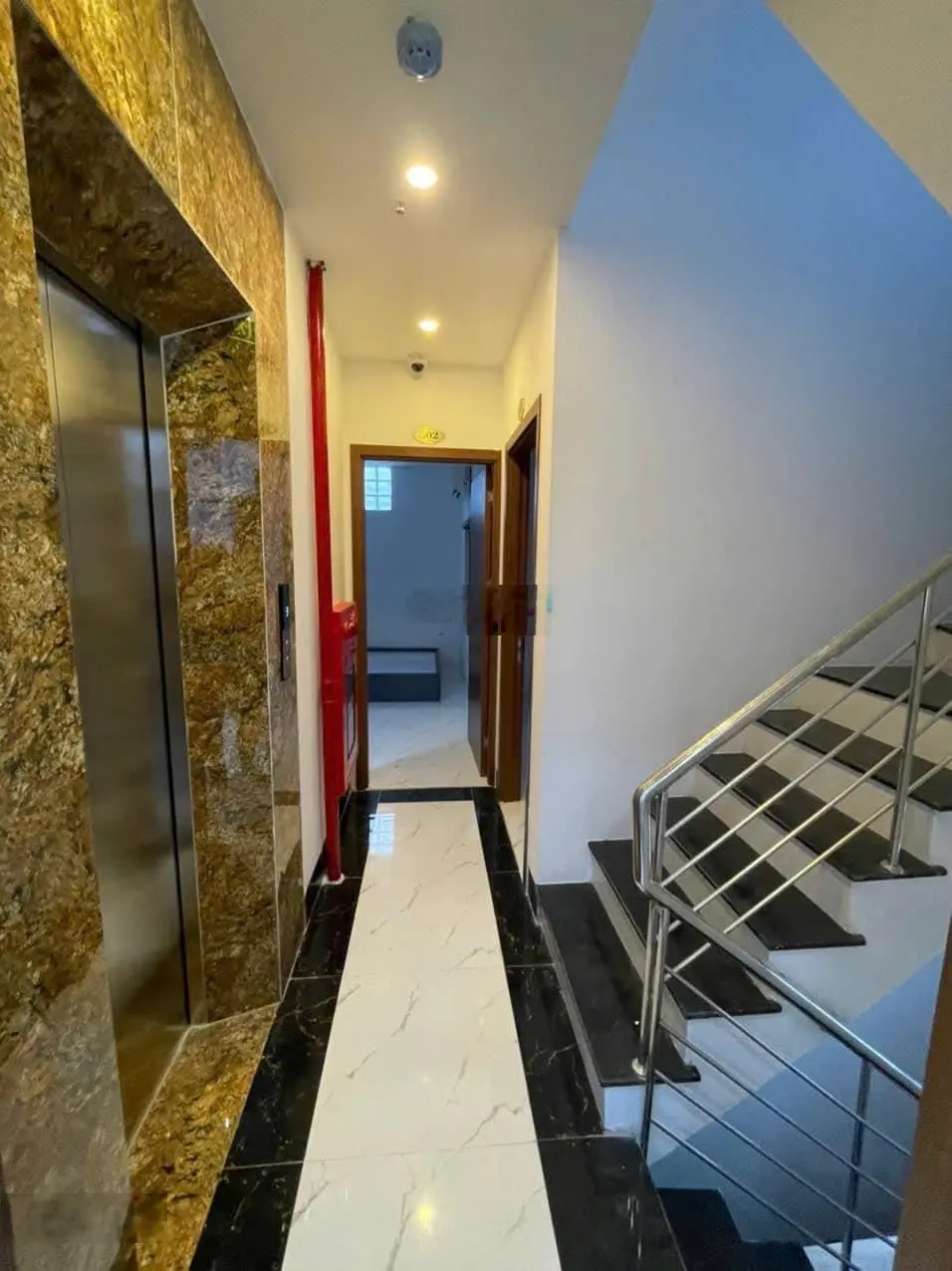 Bán toà chung cư mini tại Hoàng Mai 60m2x6 tầng giá 14,9tỷ 14 phòng, đường oto, full đồ, thang máy