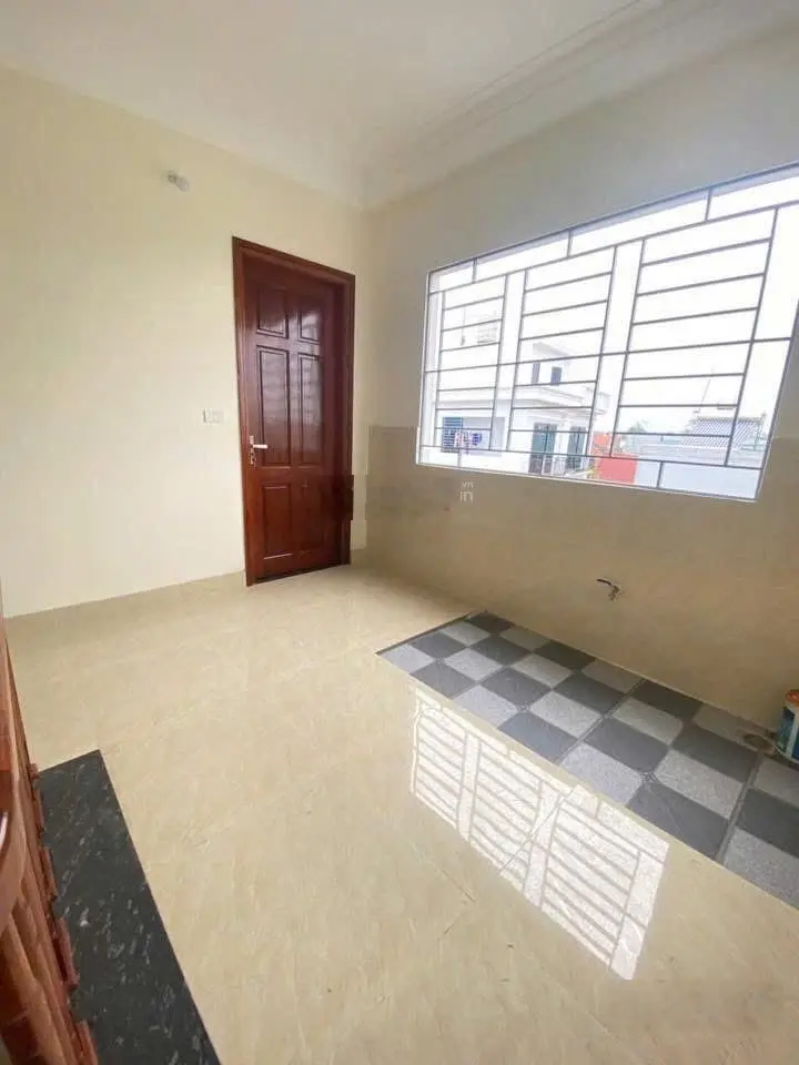 Bán căn nhà dân xây dựng riêng biệt. Thiết kế 4 tầng hiện đại - ngay KDT Kim Chung giá hơn 4 tỷ