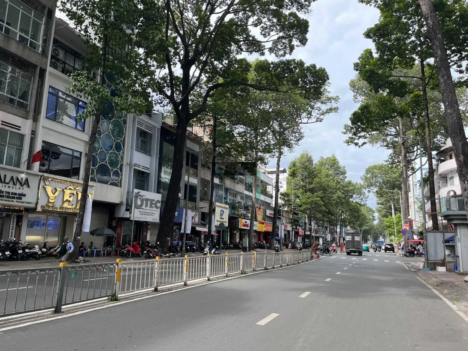 Siêu phẩm MT Lý Thường Kiệt, Quận 10, 12x20m, Trệt + 3 Lầu, HĐT: 160 triệu/tháng, giá 55 tỷ