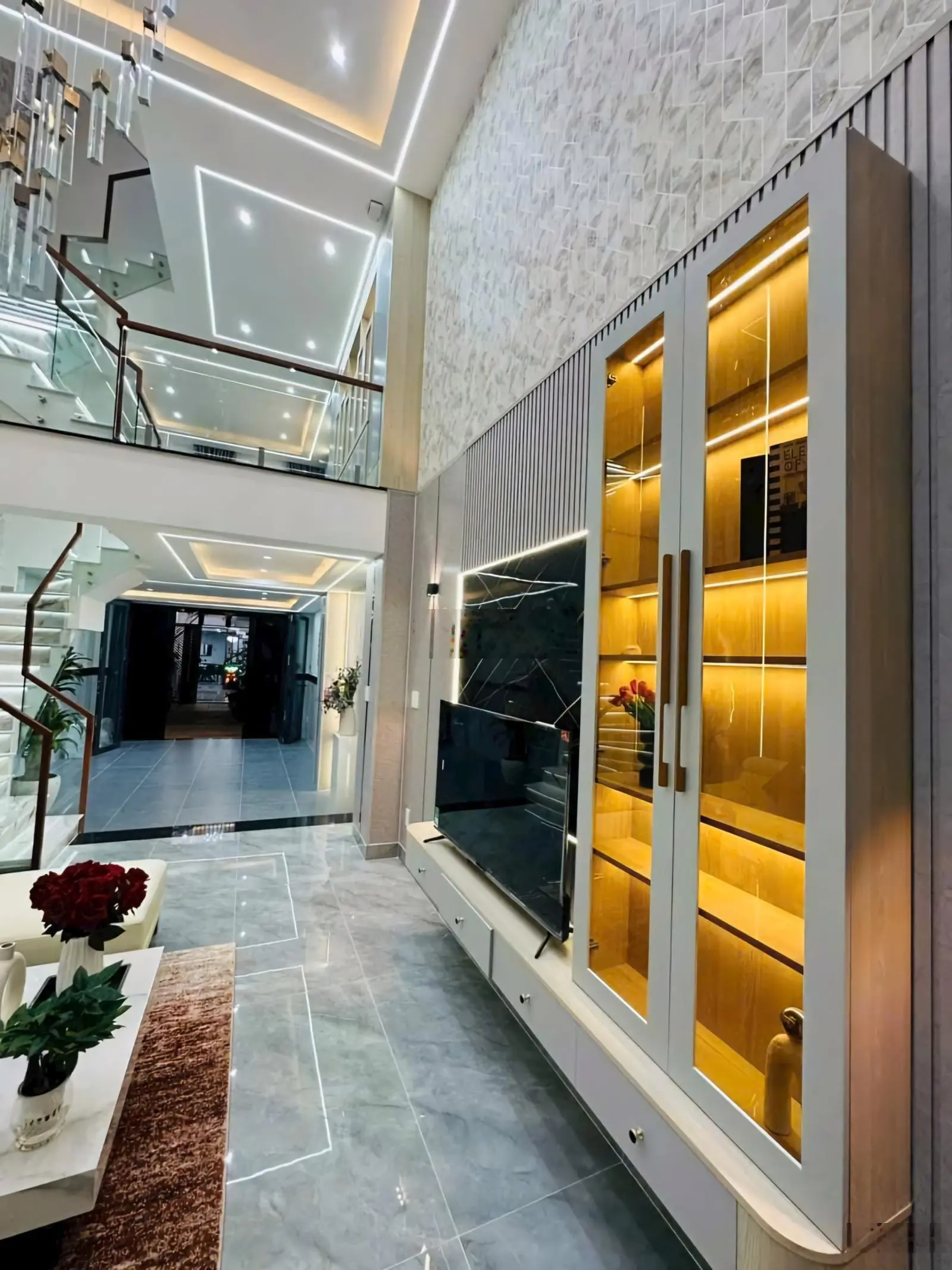 Bán căn nhà phố 3 lầu full nội thất cao cấp mới, đường Hà Huy Giáp. (giá chỉ hơn 6 ỷ)