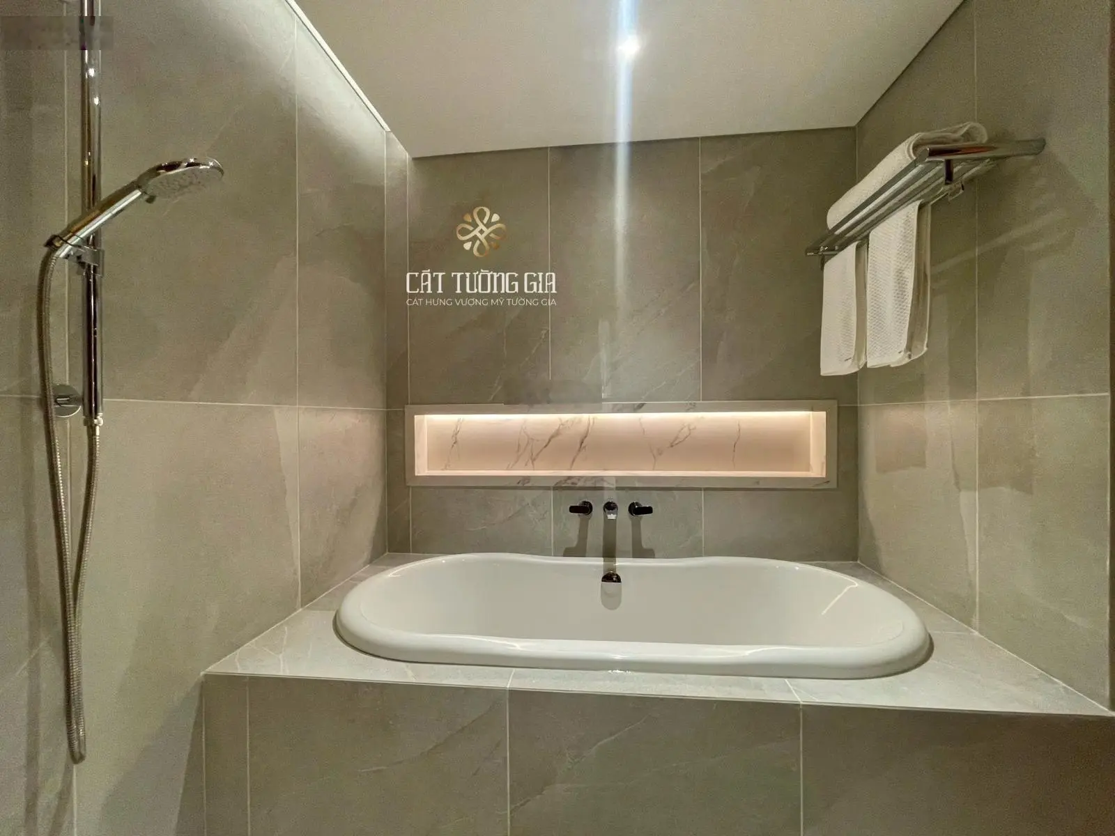 Bán căn hộ penthouse toà chung cư Kosmo diện tích 168m2 thiết kế 3pn2wc