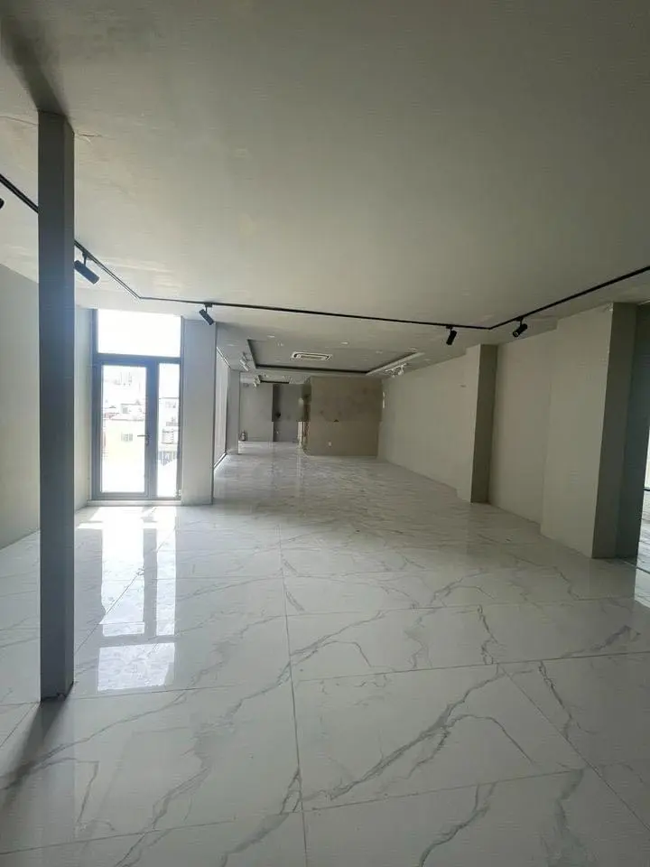 Tạo dòng tiền 50tr/tháng Bán nhà MT Nguyễn Thị Minh Khai, Q3 - Giá 9 tỷ 1 / 5,5m x 18m. Sổ sẵn