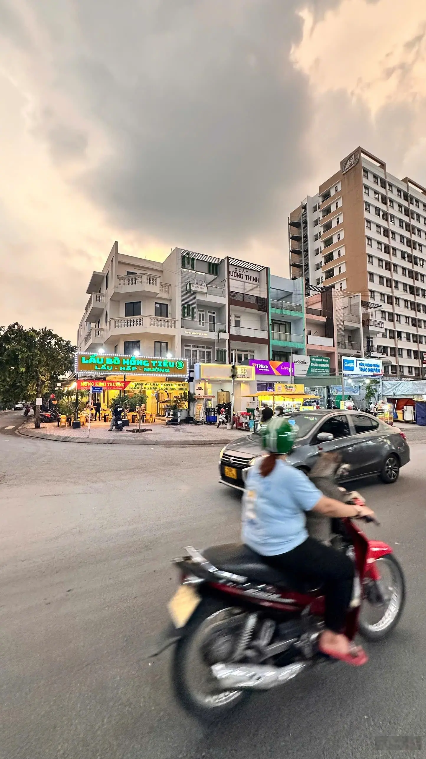Cực thơm, gấp bán nhà 1 trệt 3 lầu (5x23m) mặt tiền Tăng Nhơn Phú, Tp. Thủ Đức, cho thuê - 40tr/T