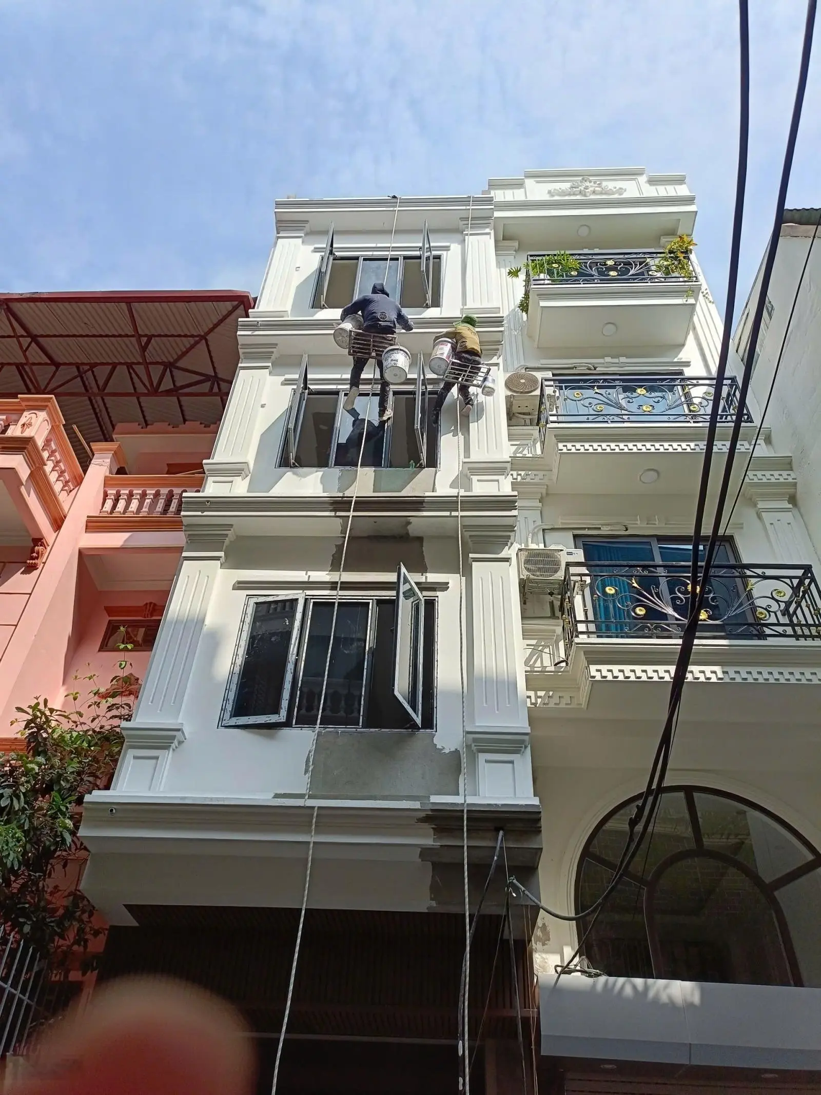 Hót - siêu phẩm 5 tầng ngay phố bà triệu thang máy nhập khẩu ô tô 16 chỗ đỗ cửa kinh doanh cực đỉnh