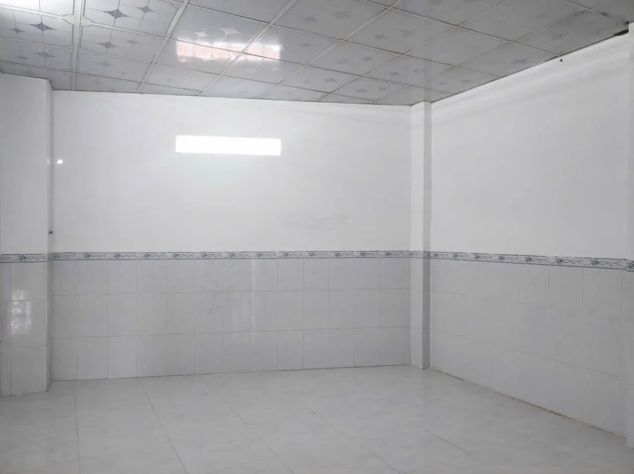 Bán nhà đep 1 trêt 1 lầu đường nhựa ôtô gần chơ p3 thuân tiên kinh doanh tp vĩnh long