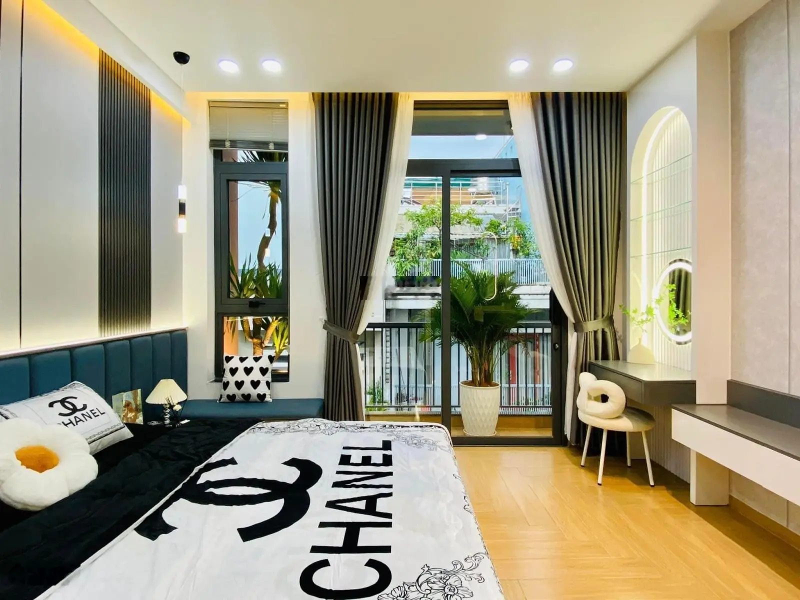 Cô 9 cần bán gấp nhà đẹp mới Võ Văn Tần-Q3. DT 53,76m2. GIÁ 3TỶ2. Hẻm 6m, 2Lầu, sổ sẵn riêng.