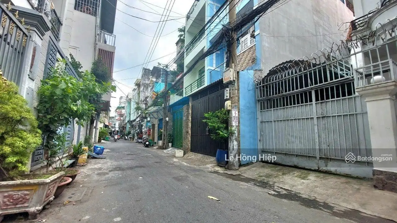 Lạc long quân, xe hơi tới cửa, tân bình. 4,2*13m, 3tầng, chỉ 6,5 tỷ.