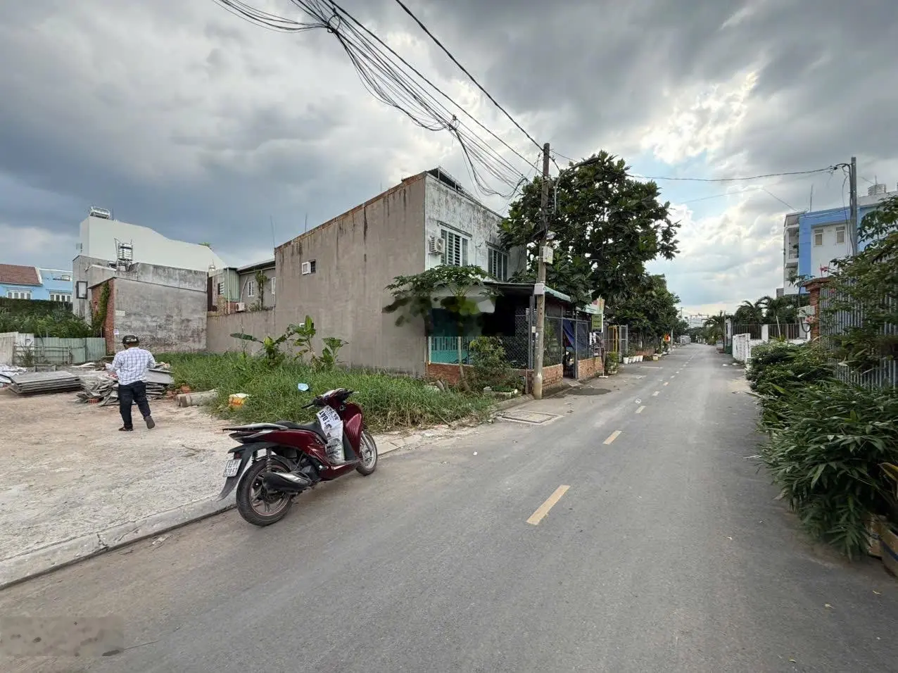 Bán đất mặt tiền hẻm 301 vườn lài thông ra sông Sài Gòn 4.2mx29m