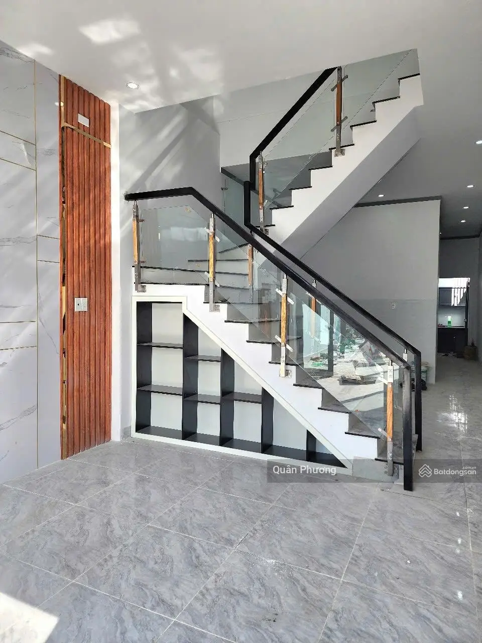 Cần bán gấp căn nhà Lầu mới 100% sổ riêng thổ cư gần cty changshin, Giáp tp biên hoà chỉ 10 phút