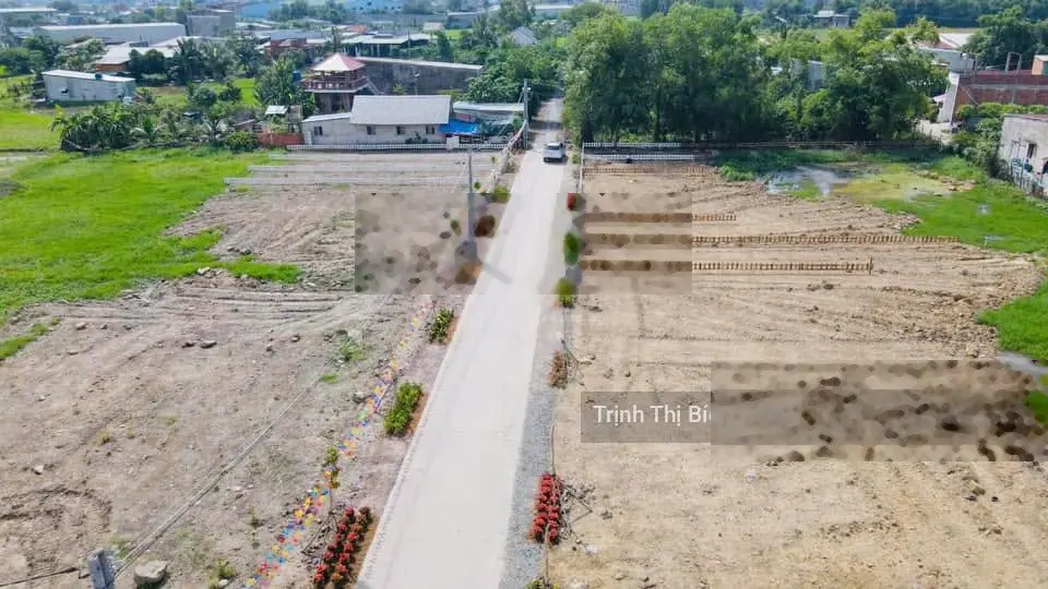 Đất ngay mặt tiền đường Nguyễn Thị Định Giá 430tr/140m2. Cách chợ, Chợ Lách 300m.Sổ sẵn. Đất thổ cư