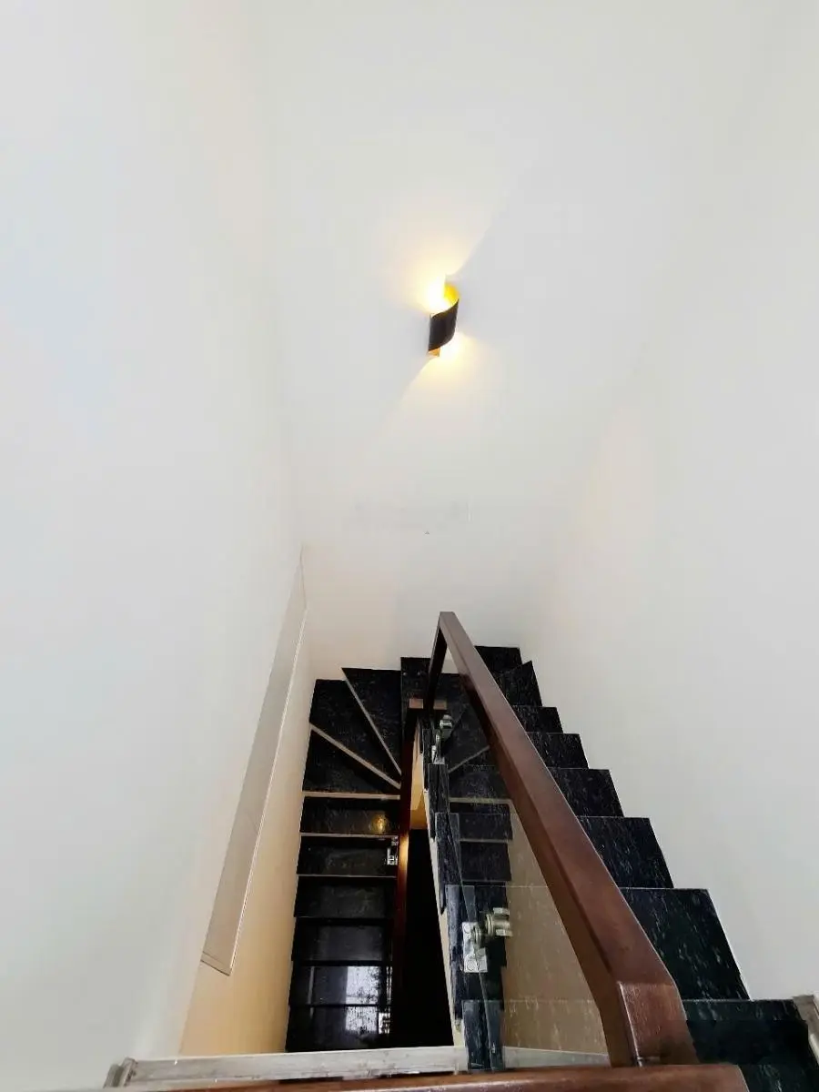 Bán nhà Đội Cấn, nhà đẹp ở ngay full nội thất 39m2, MT3,5m, nhỉnh 9tỷ, ngõ rộng, thoáng, gần phố