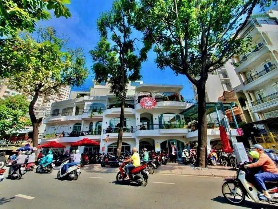 Bán nhà mặt tiền Nguyễn Du - DT: 14x39m - 4 tầng - XD: 2 hầm + 10 lầu - giá bán: 170 tỷ TL