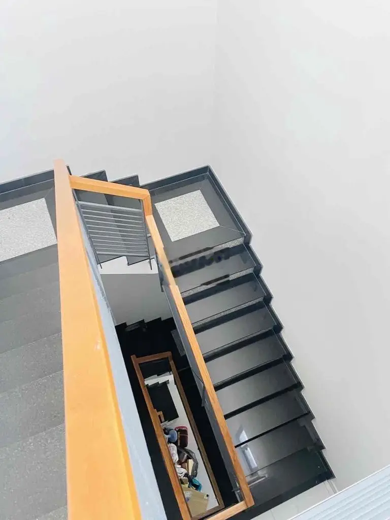 Bán nhà tại đường Hoàng Diệu 2 , Linh Trung , Thủ Đức . . . Nhà 5 tần