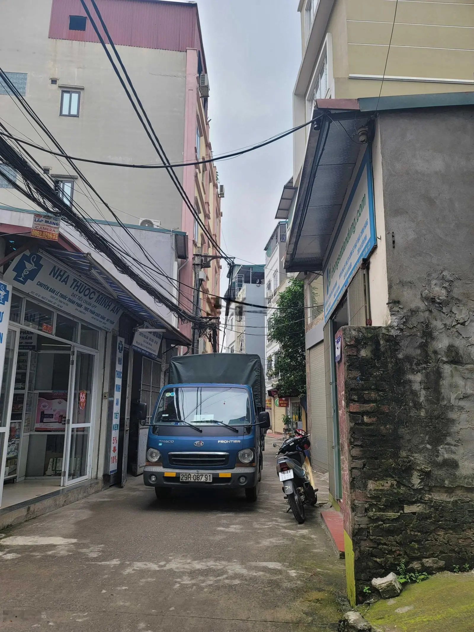 Chính chủ cần bán lô đất tại ngõ 37 phố Bằng liệt, giáp khu Tây Nam Linh Đàm. DT: 78m2* 5,7m