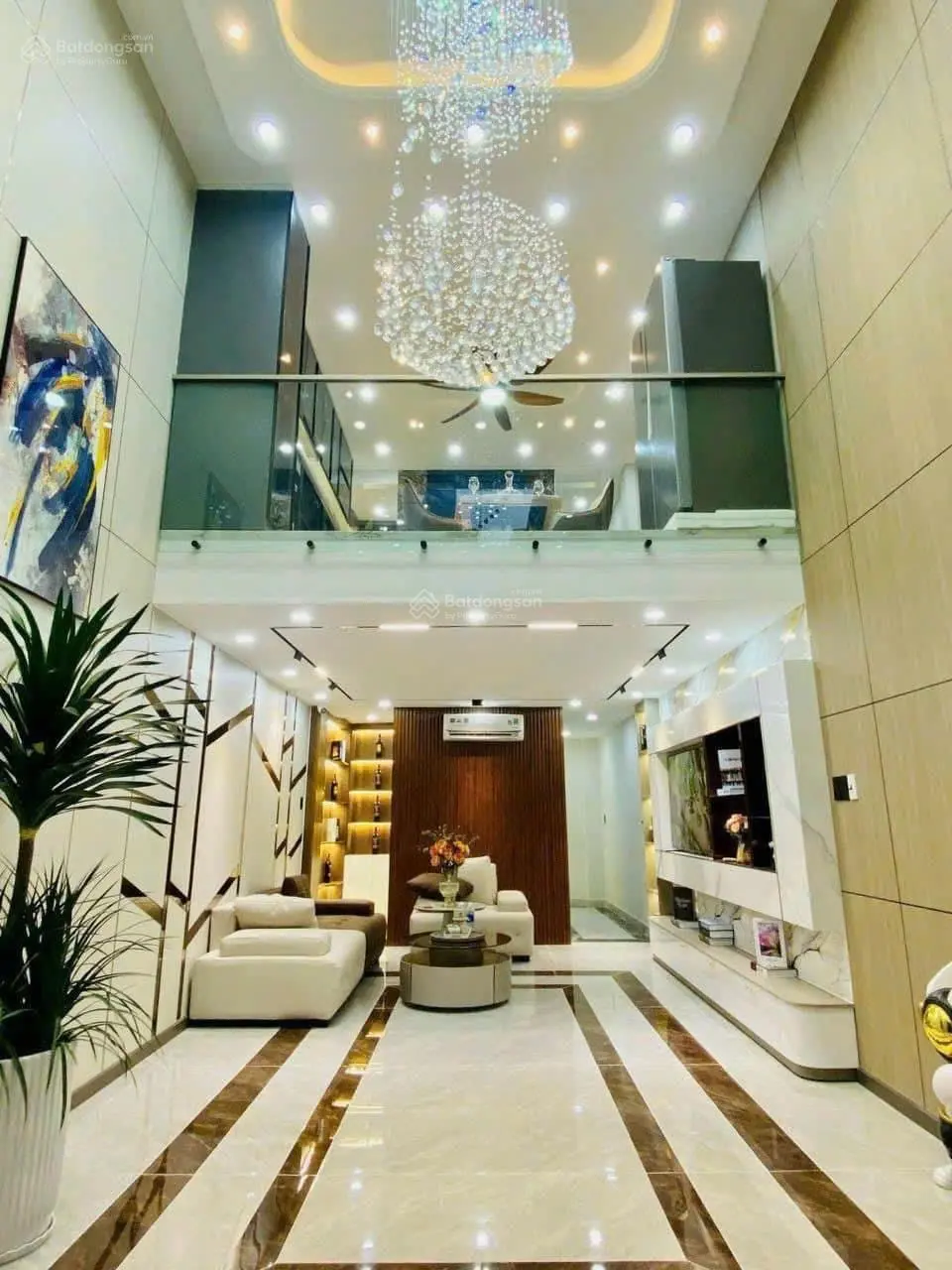 Bán căn nhà đẹp giá rẻ 86,27m2 đường Cộng Hoà, P13, Tân Bình giá bán 3tỷ100. Gần siêu thị, hẻm 6m