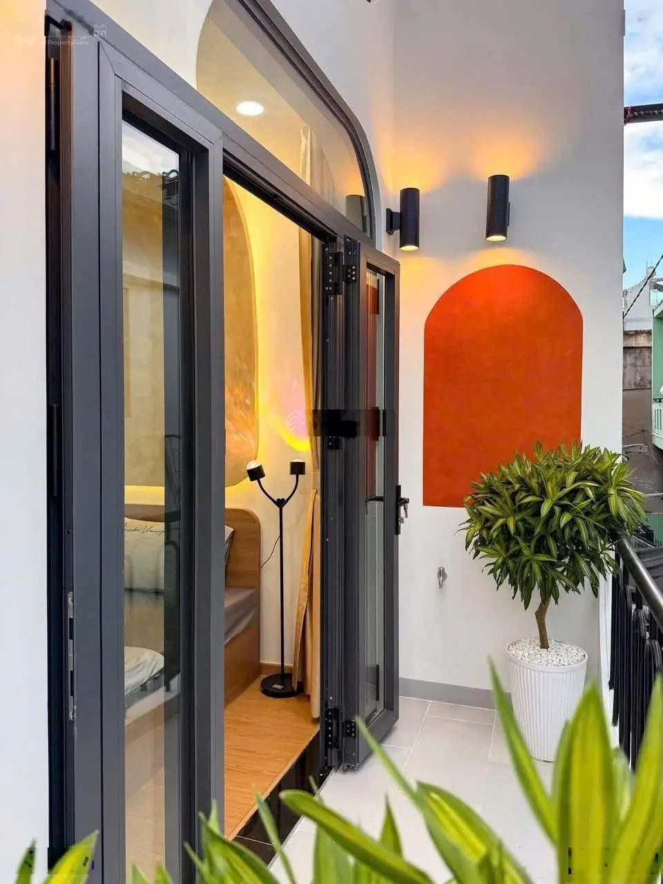 Siêu phẩm Nhà mới Xây Bùi Đình Tuý,Bình Thạnh. DTSD gần 100m2.Full nội thất.Giá 4.980